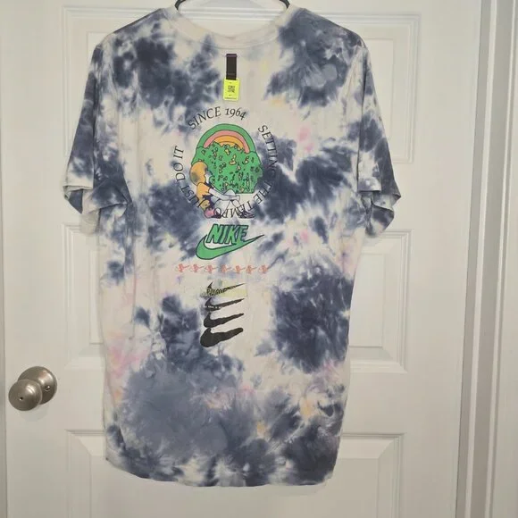 Nike tye dye Shirt with QR tag - Picture 2 of 3